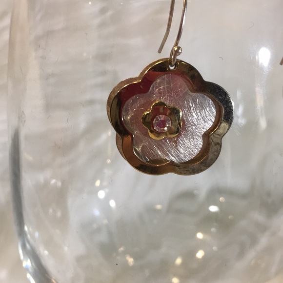 Dangle flower earring - Picture 2 of 4